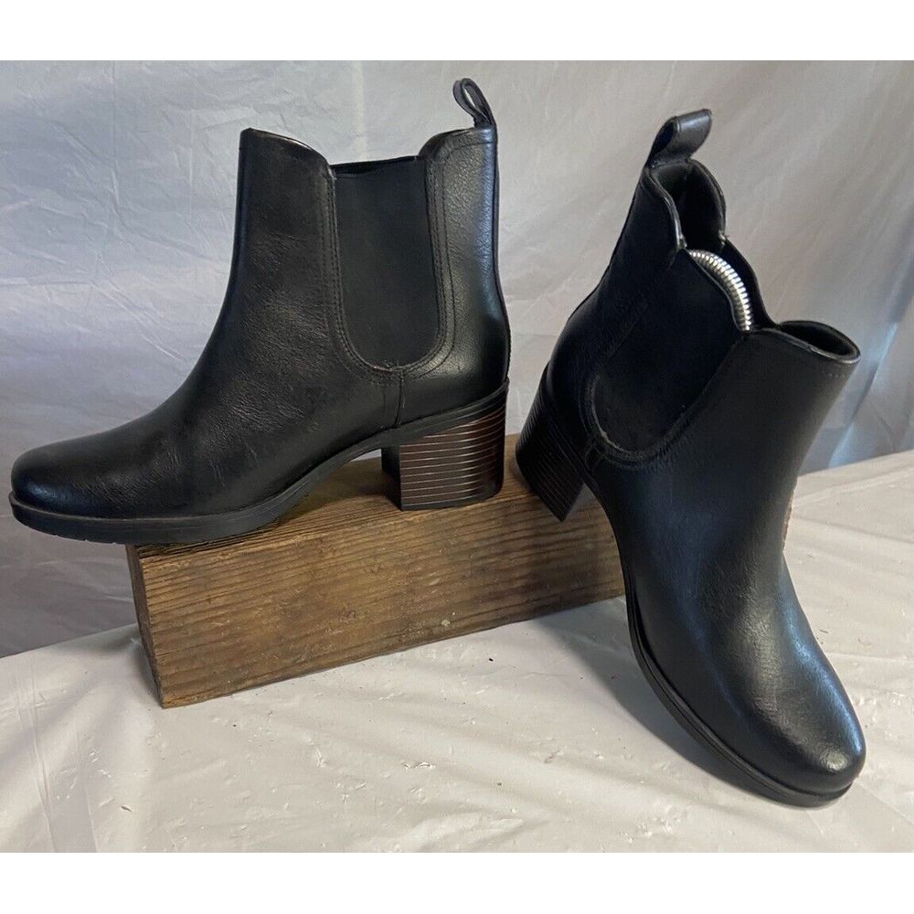 Women's Clarks Hollis Sun Chelsea Black Leather Ankle Boots-Size 8.5M-Amazing